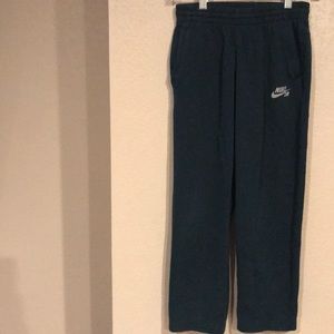 Nike boys size medium green sweatpants